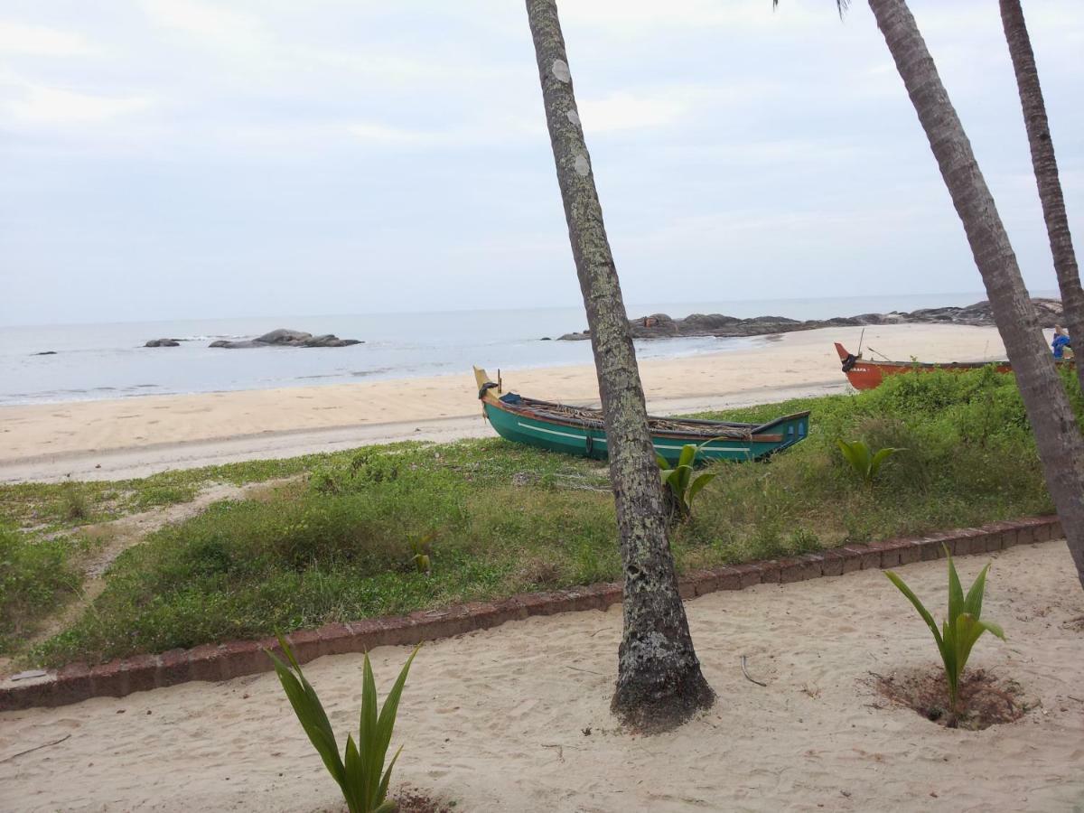Chera Rocks Beach House Hotel Thottada Esterno foto